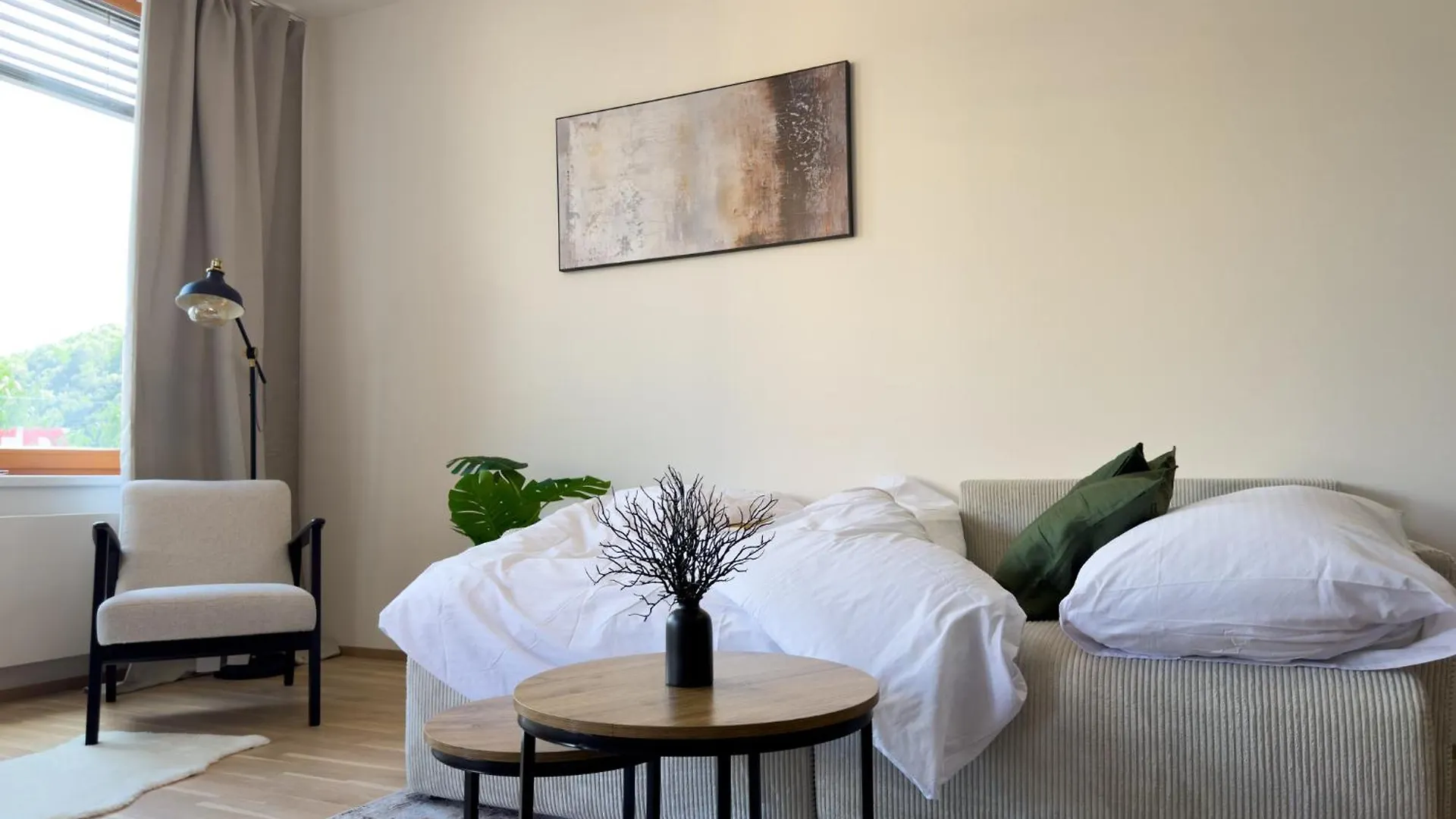 Central Riverside Apartment - Free Parking Praga 0*,  Czechy