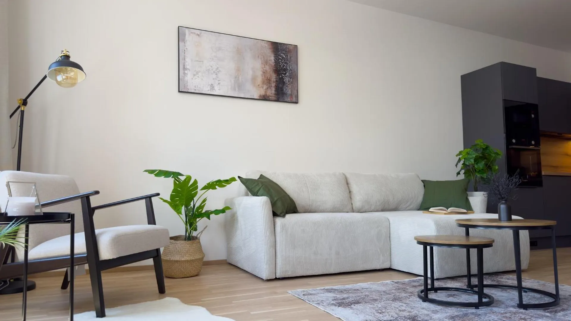 Central Riverside Apartment - Free Parking Praga